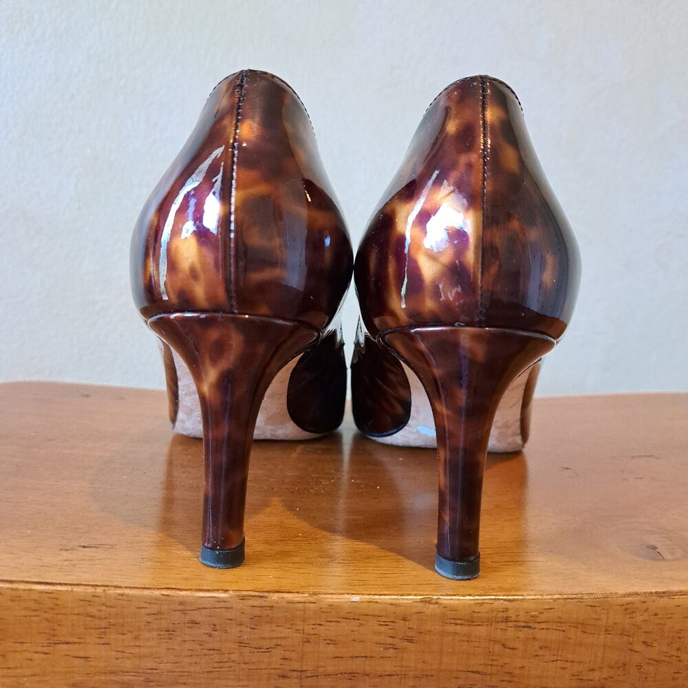 Chic Tortoiseshell Heels - Picture 6 of 11